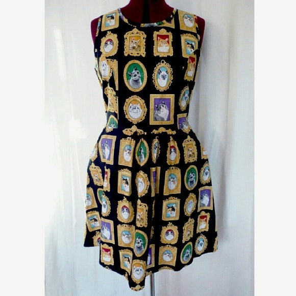 Modcloth Dresses & Skirts - Kitty Portrait Dress